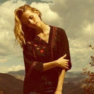 Doen embroidered daffodil blouse.